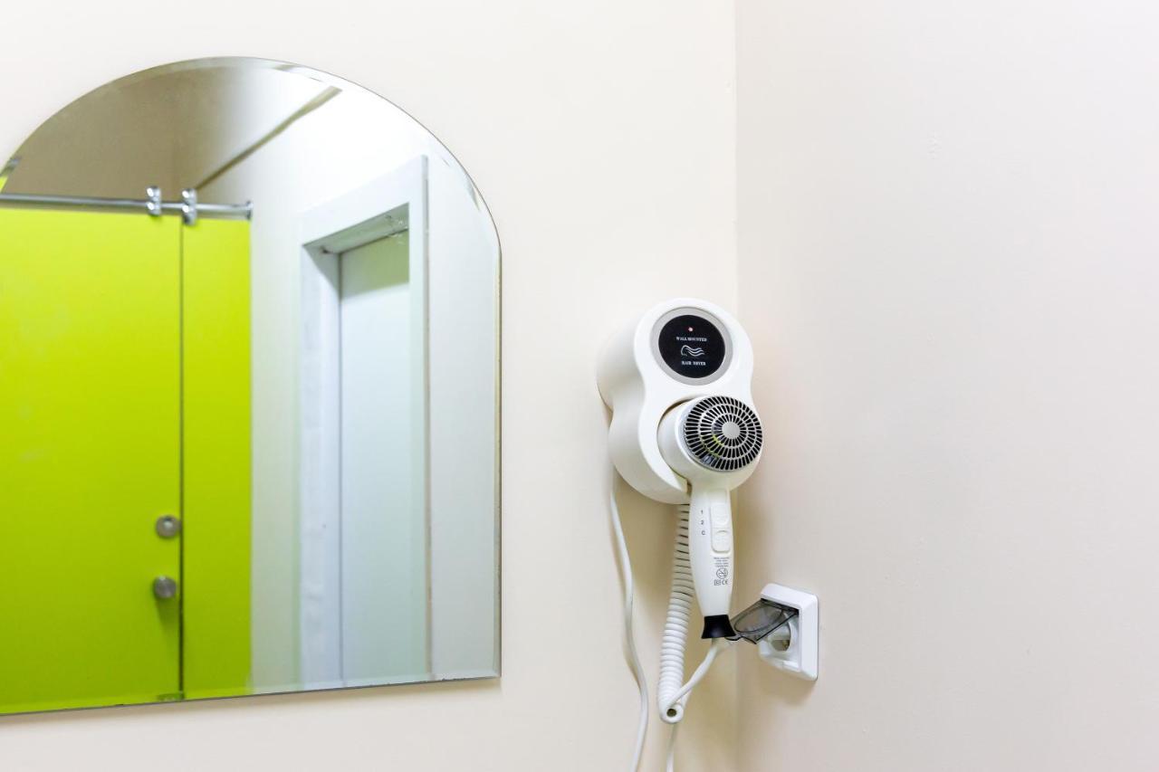 Хостел 689Capsulehotel&Coffee Alma-Ata Exteriör bild