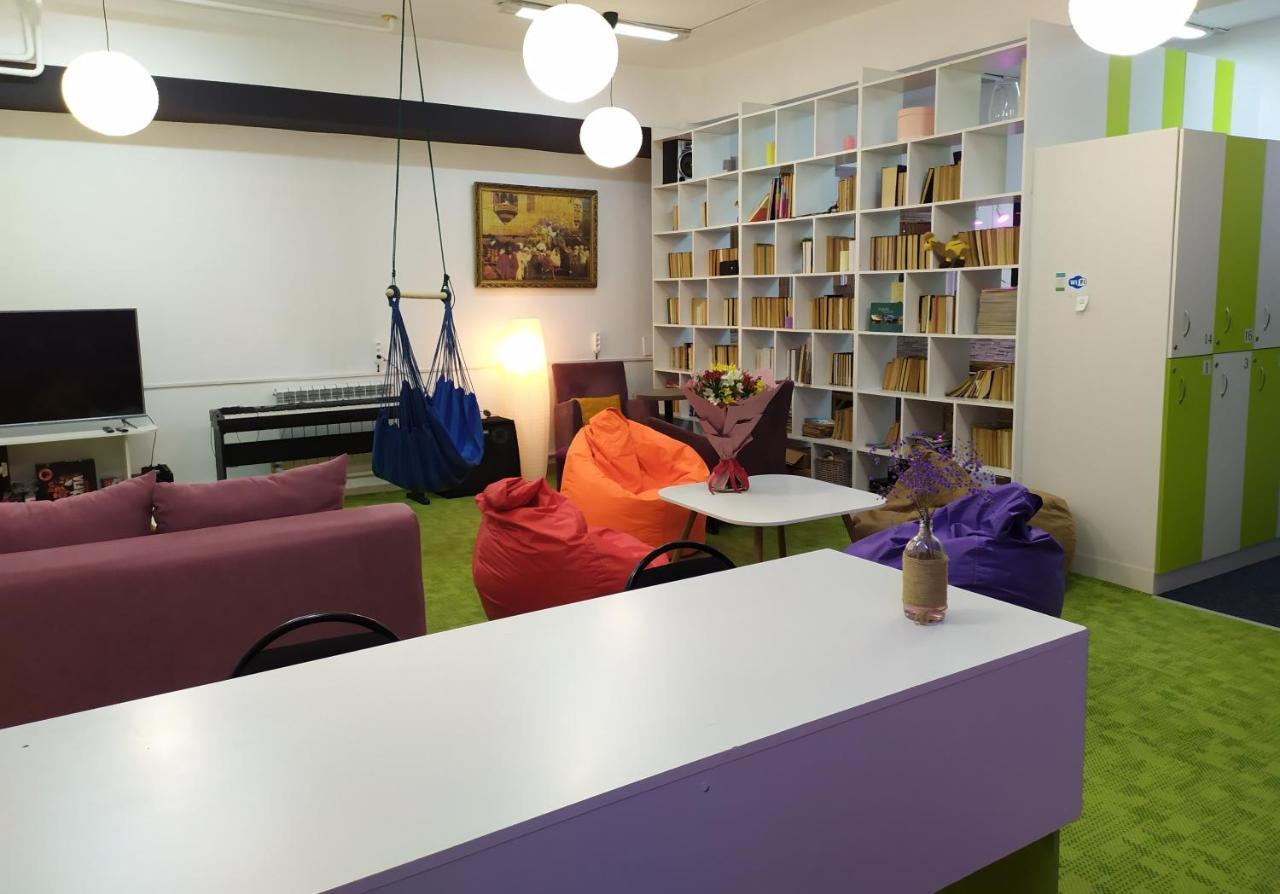 Хостел 689Capsulehotel&Coffee Alma-Ata Exteriör bild